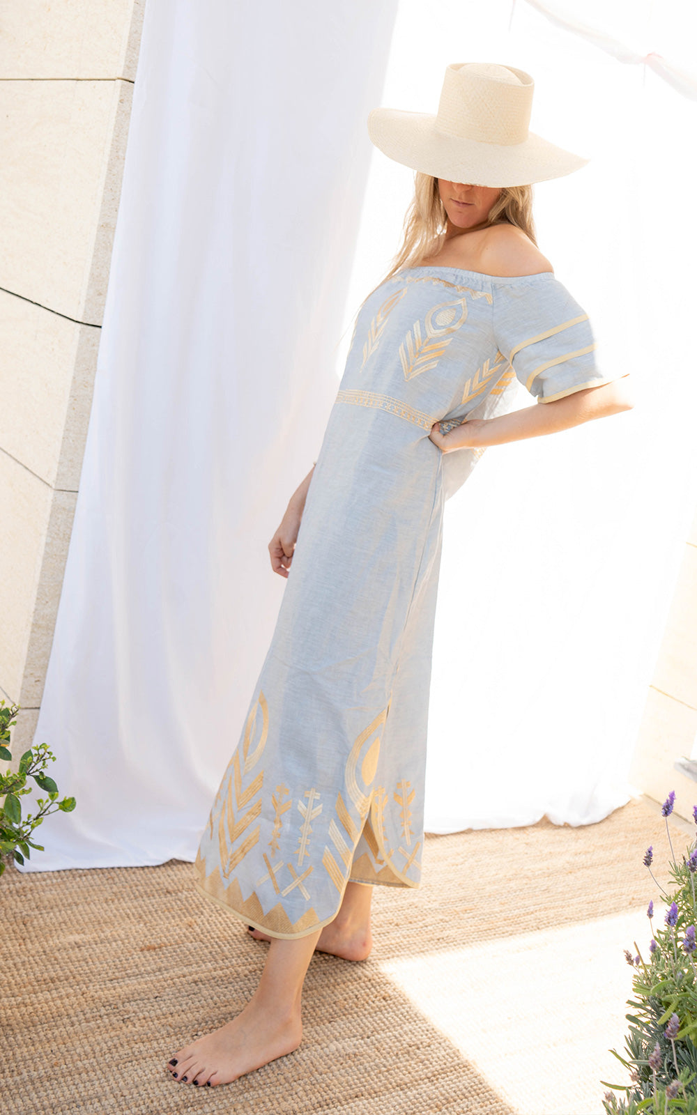 SHORT FEATHER DRESS WHITE LIGHT BLUE