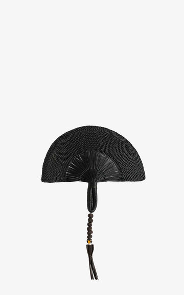 ABANICO DE IRACA NEGRO CON GUACAMAYO