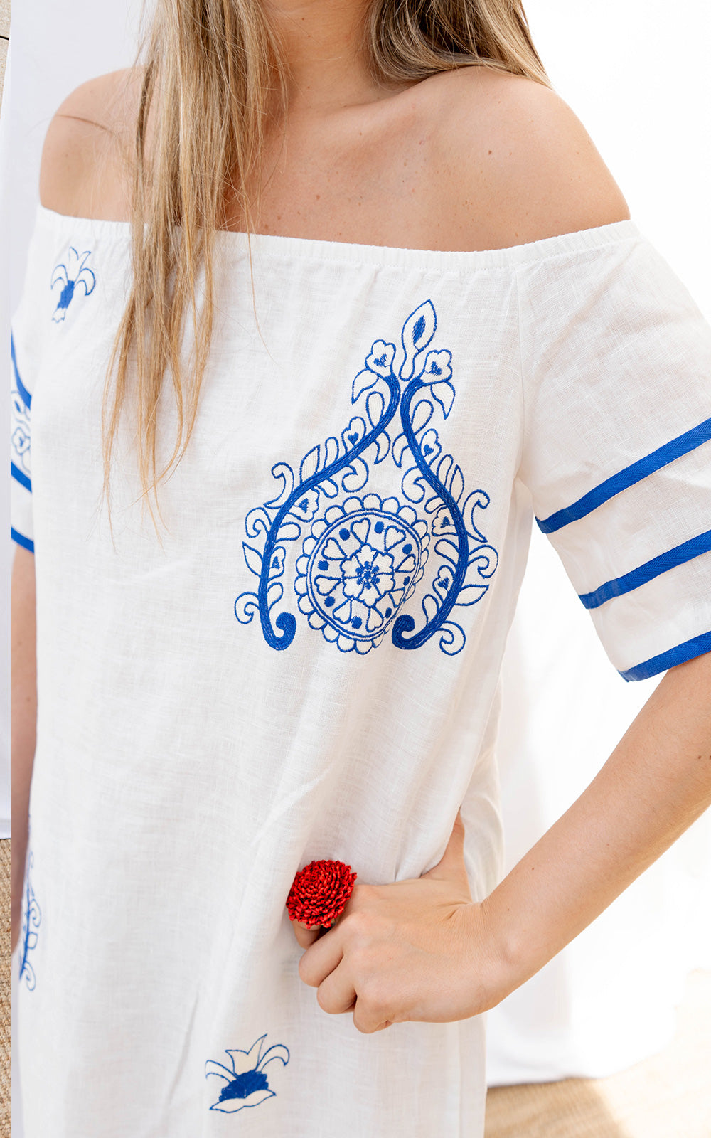 SHORT FEATHER DRESS WHITE LIGHT BLUE