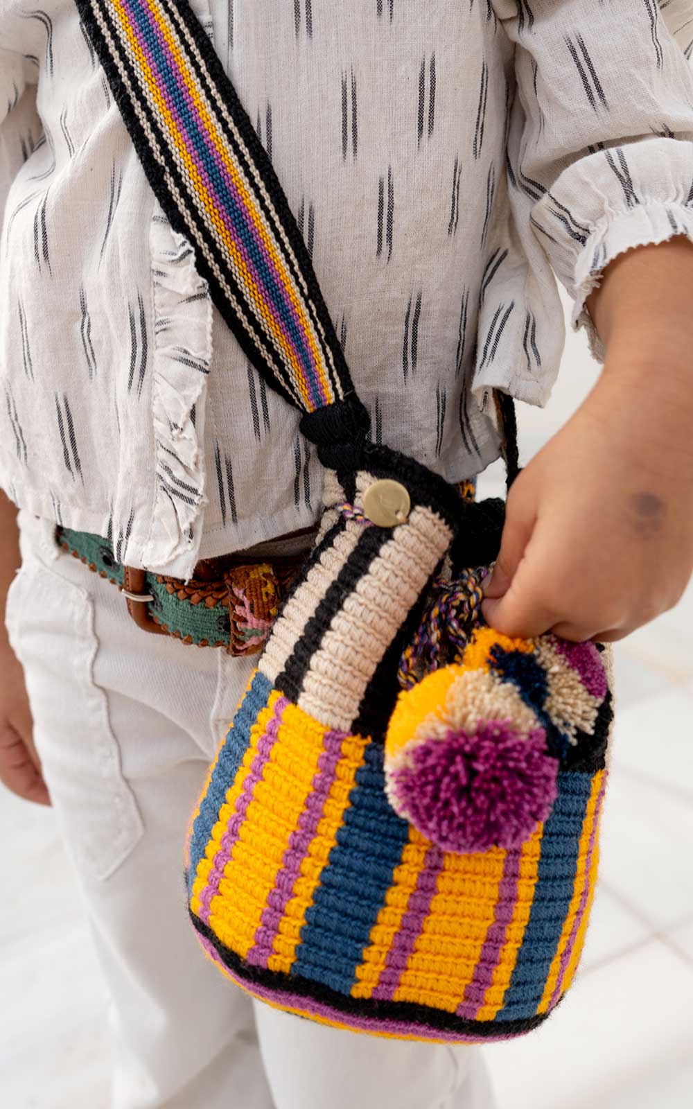 SMALL WAYUU BAG WITH MUSTARD STRIPES