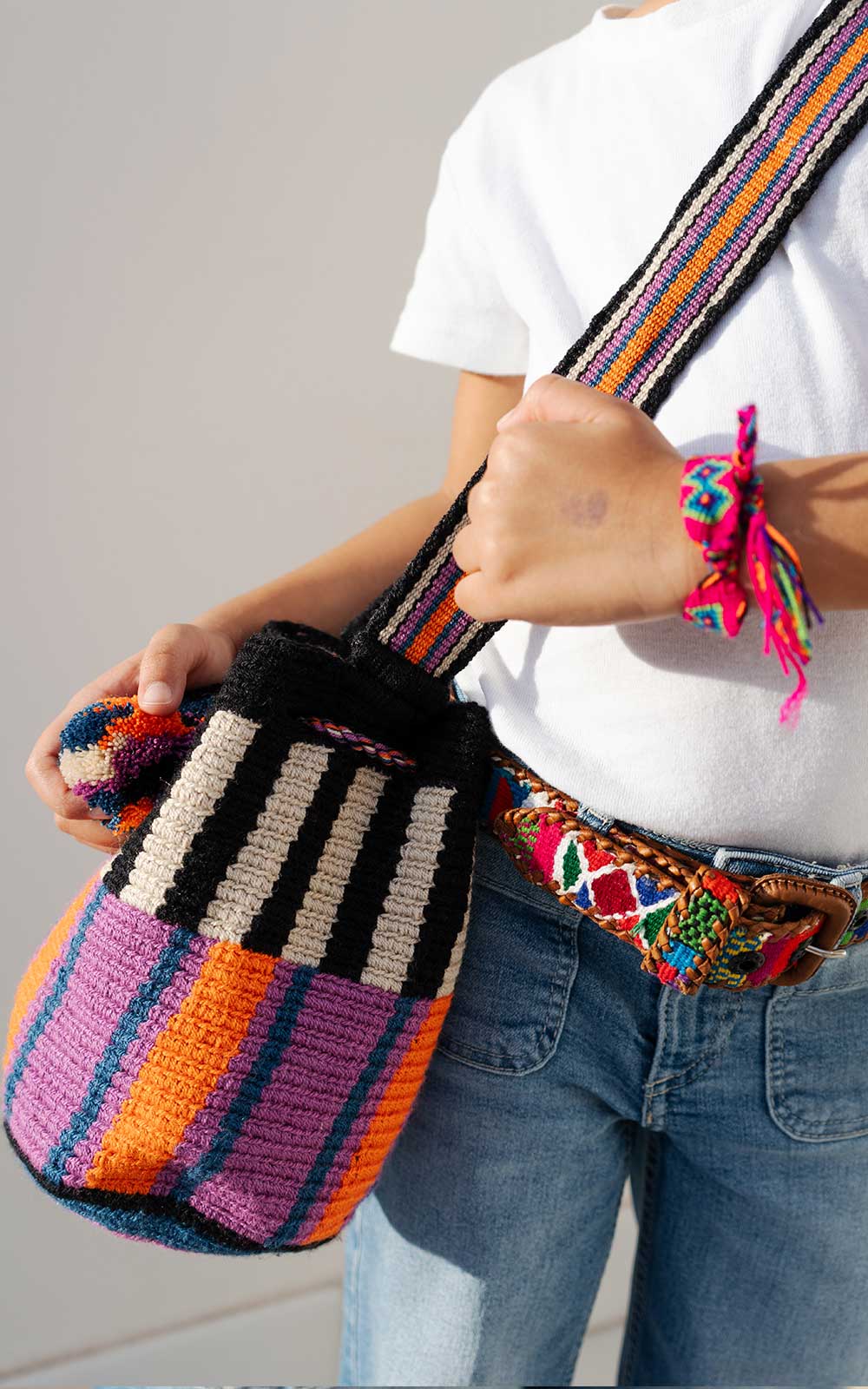 SMALL WAYUU BAG WITH FUCHSIA STRIPES