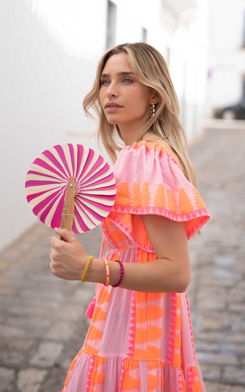 Raw pink pai pai fan