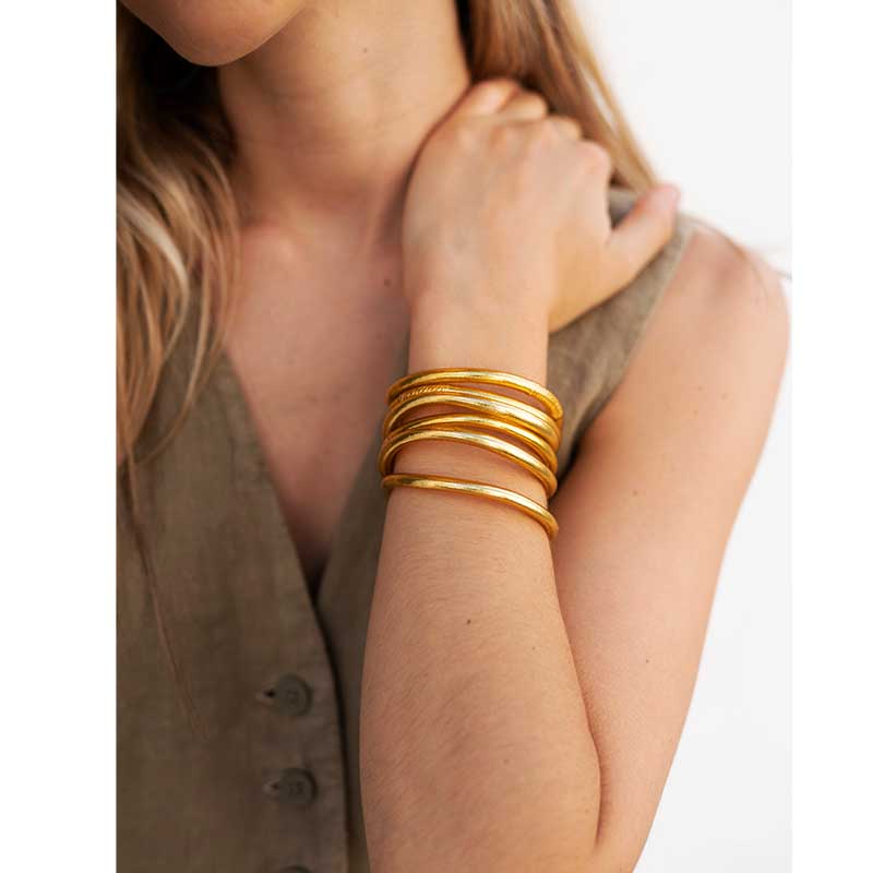 Gold leaf bracelet gold color