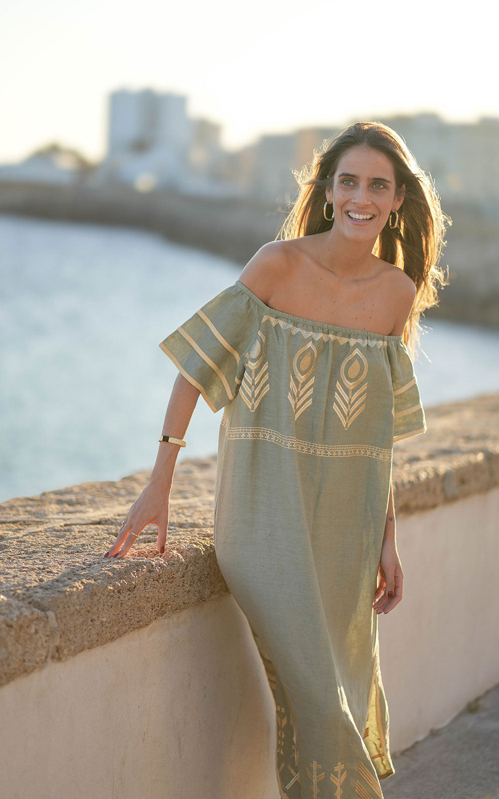 VESTIDO FEATHER STRAPLESS SAGE GOLD