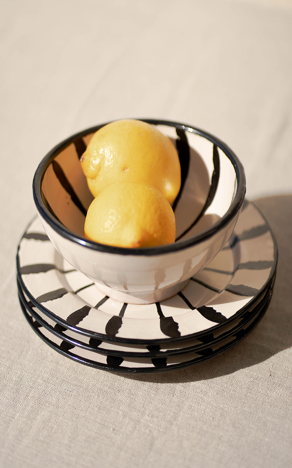BLACK DESSERT PLATE