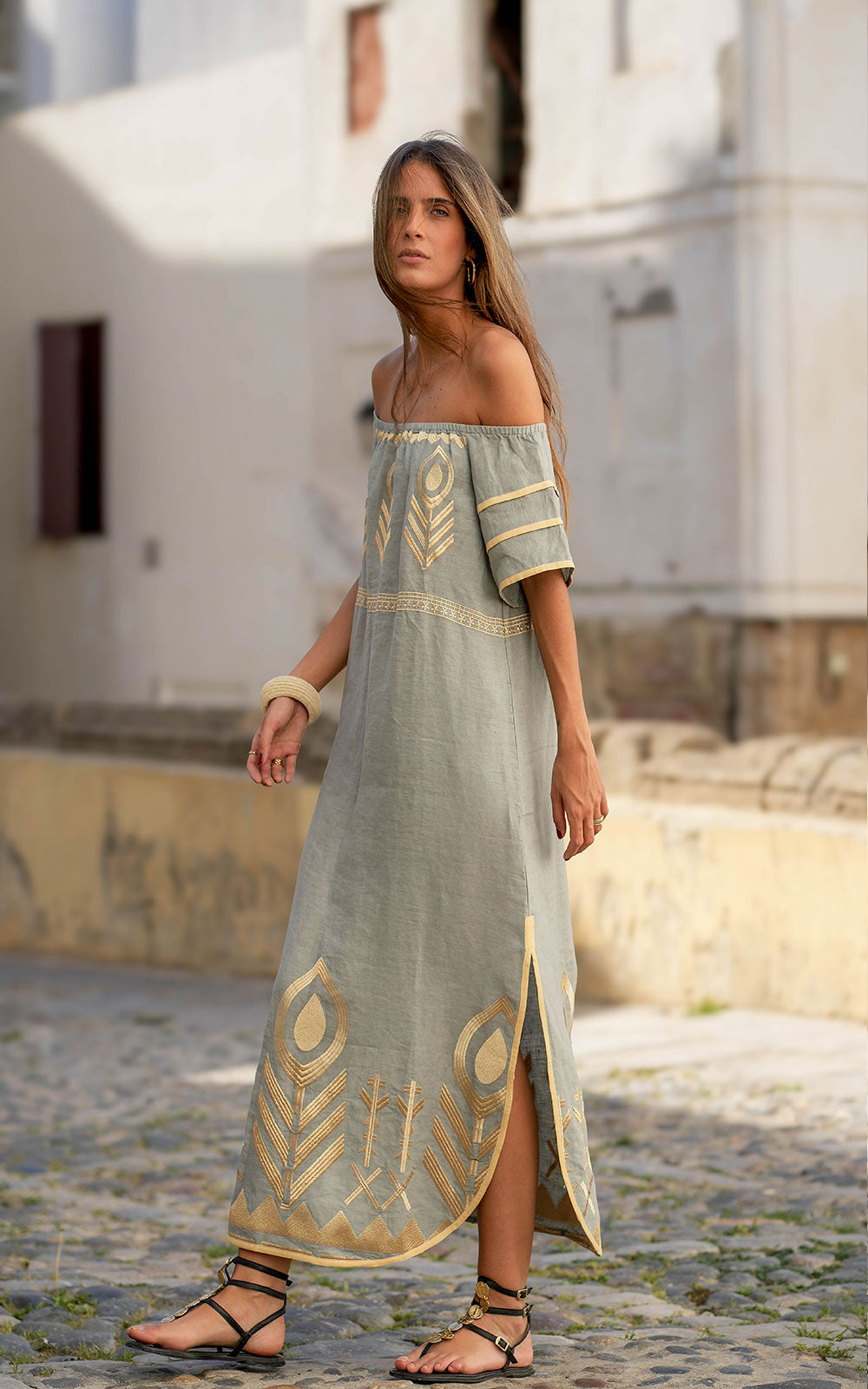 VESTIDO FEATHER STRAPLESS STONE GOLD