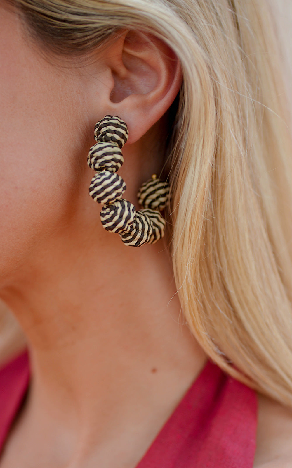 PENDIENTE BOTANICA BLANCO Y NEGRO