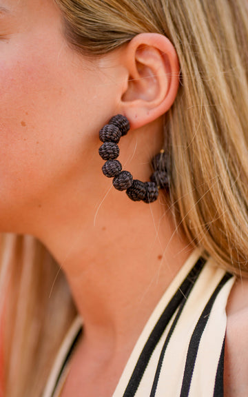 BLACK BOTANICAL PENDANT