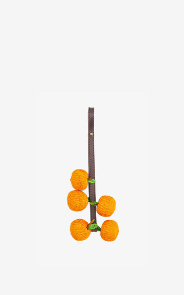 CHARM NARANJAS CON CUERO