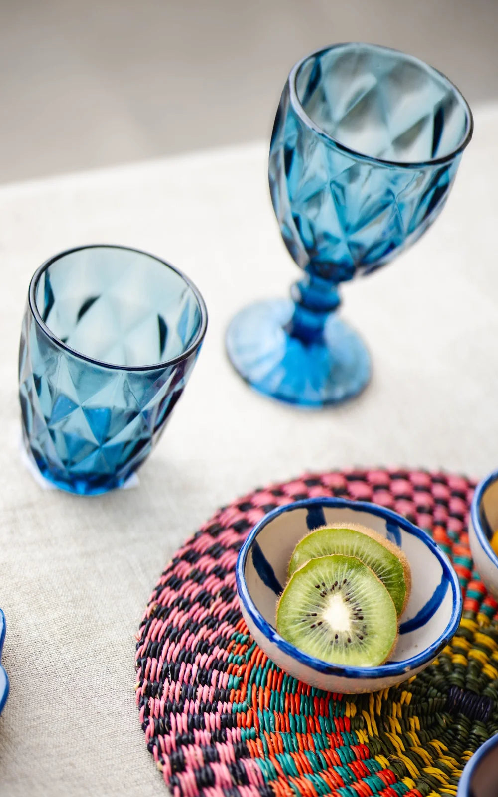 MEDIUM TURQUOISE GLASS