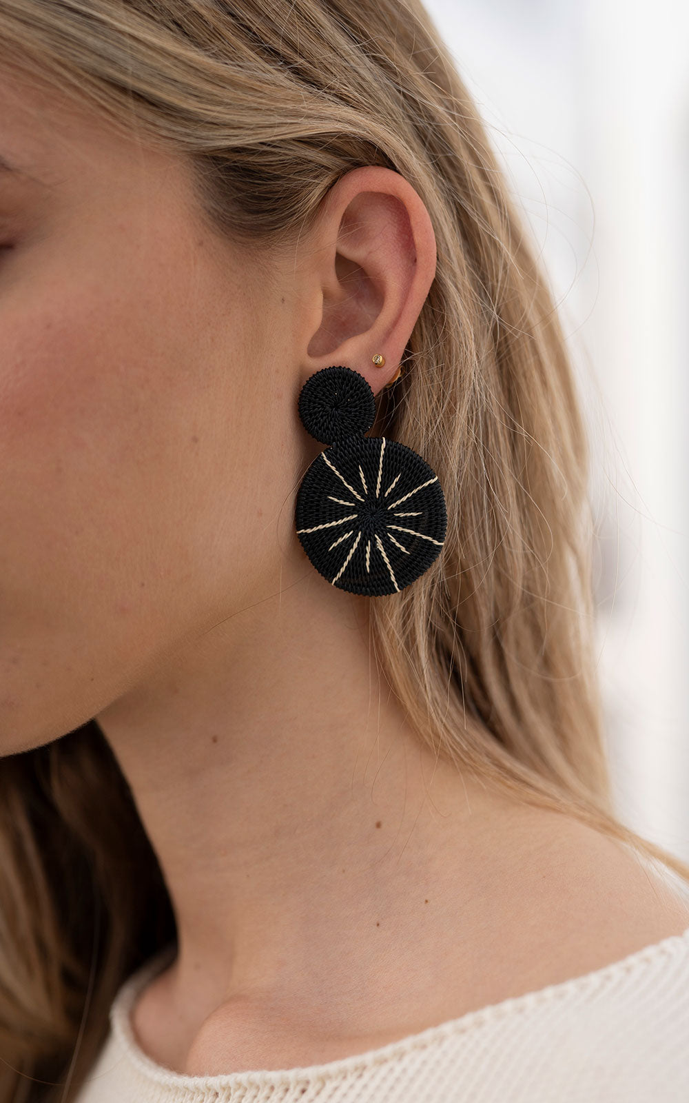 BLACK MEDALLION EARRING