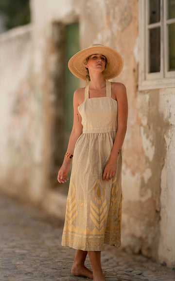 VESTIDO FEATHER OPEN BACK BEIGE GOLD