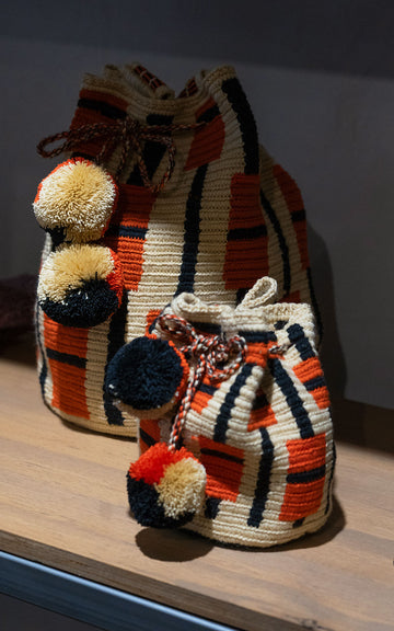 Small brick Wayuu bag