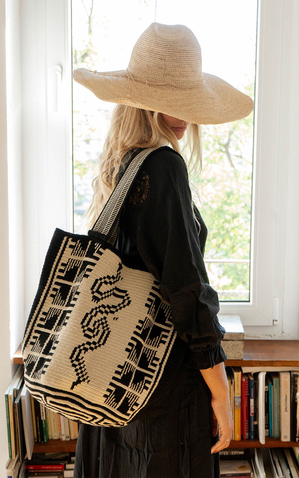 TOTEM WAYUU SERPENT BLACK