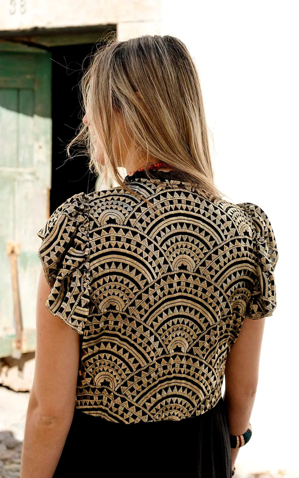 VESTIDO RUFFLES BLACK GOLD
