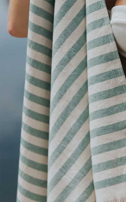 SHORT FEATHER DRESS WHITE LIGHT BLUE
