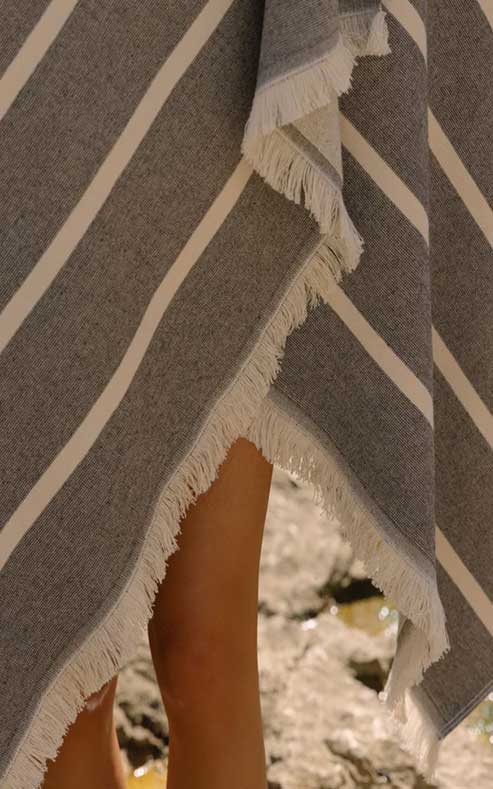 SHORT FEATHER DRESS WHITE LIGHT BLUE