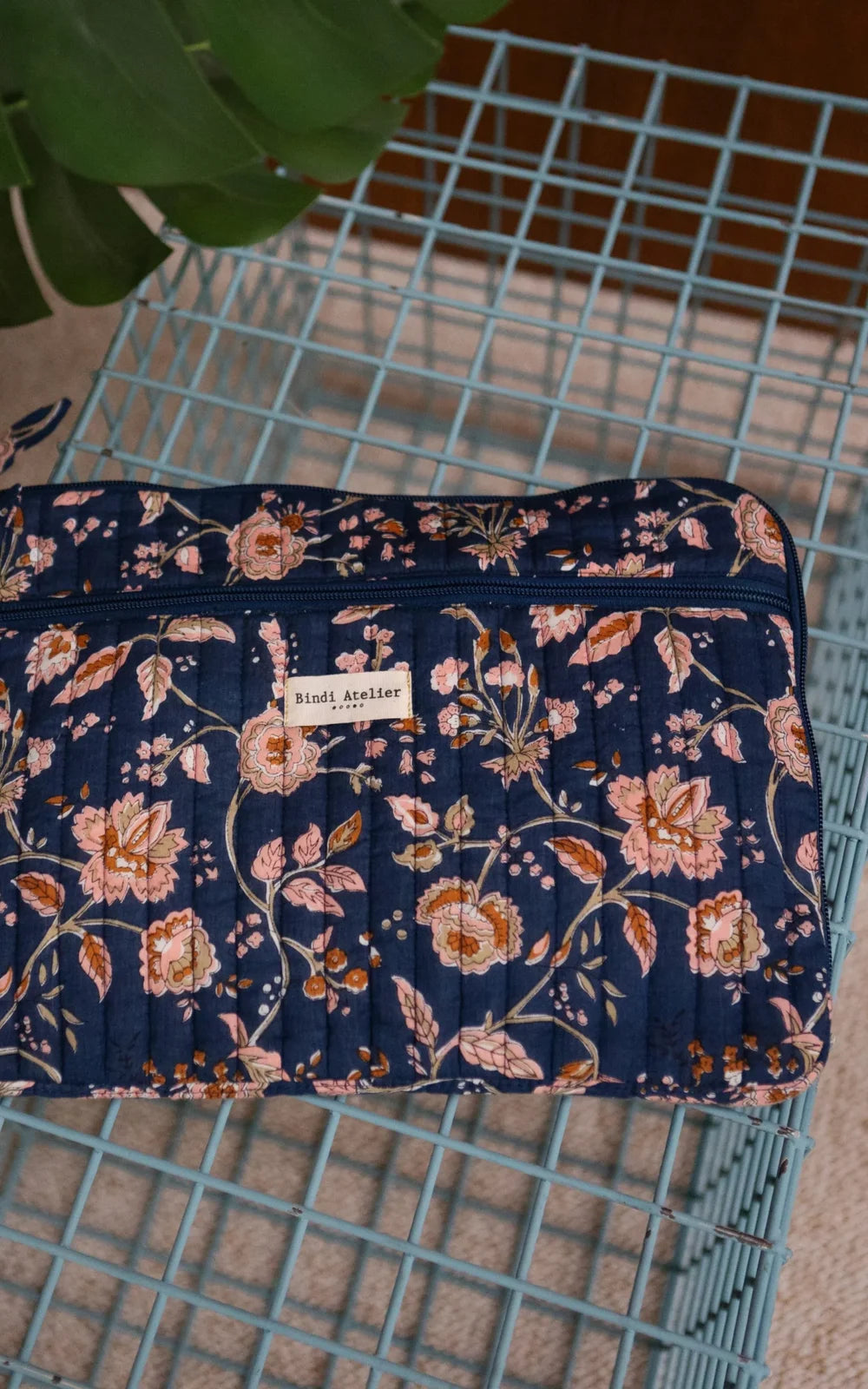 Funda Portátil 13" Nesta Marino ambiente - Bindi Atelier