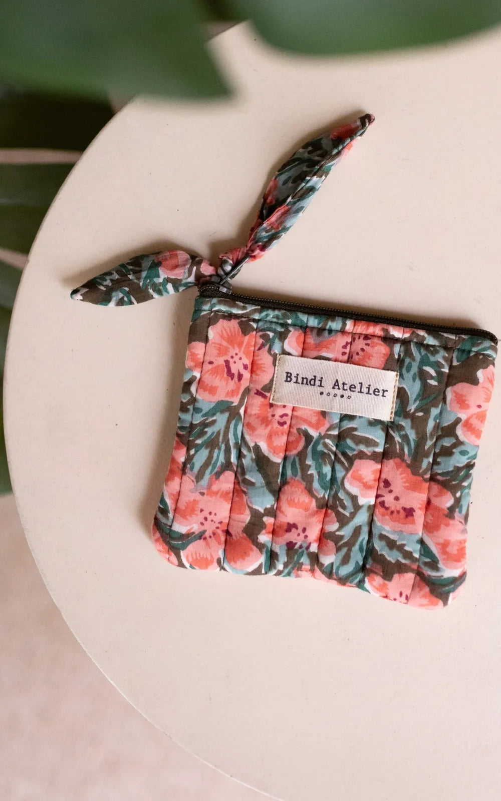 Monedero Leone Turquesa ambiente - Bindi Atelier