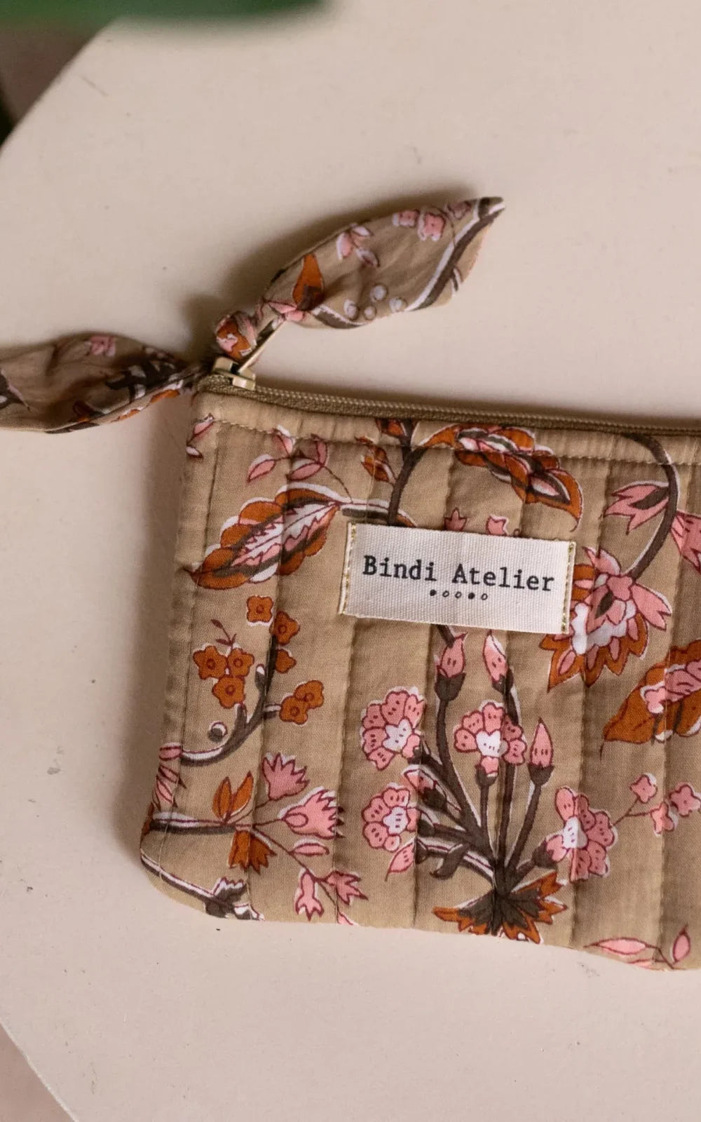 Monedero Nesta Beige ambiente - Bindi Atelier