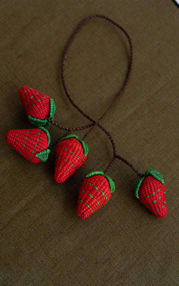 CHARM STRAWBERRY BUNCH